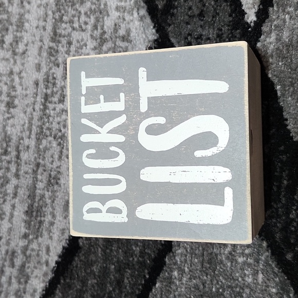 SKULL GLOW-IN-DARK STONE NECKLACE & BUCKET LIST KEEPSAKE BOX - Picture 12 of 14